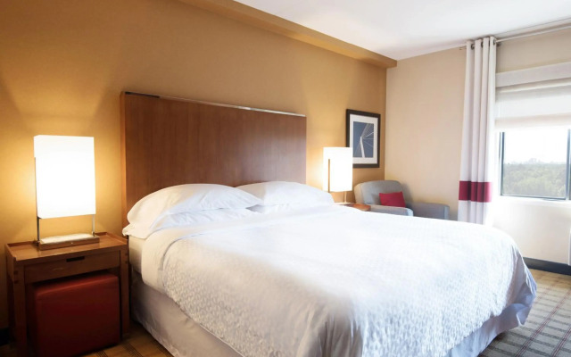 Four Points by Sheraton Winnipeg South