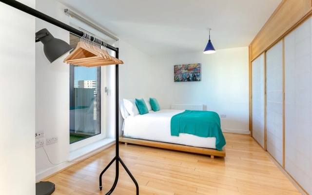 Bright Comfy 2 bed in trendy Dalston