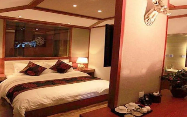 Lijiang Scenic Vacation Hotel