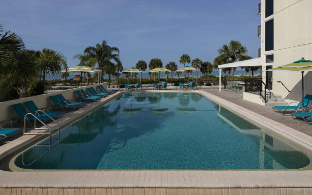 Cirque St. Armands Beachside