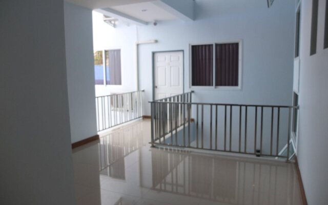 Kaewfathip Apartment