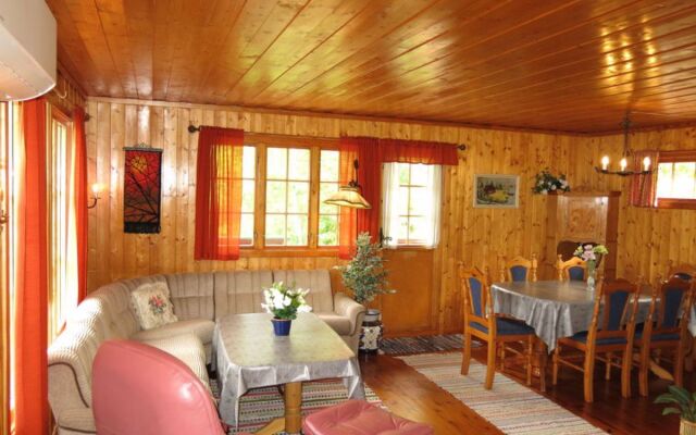 Holiday Home Midtholmen (SOW726)