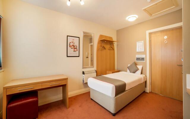 OYO Chase Suites