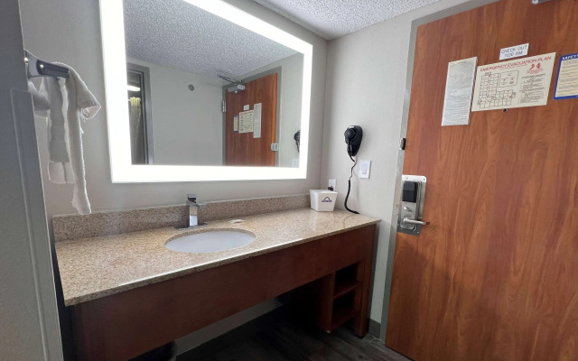 Days Inn by Wyndham Tulsa Central
