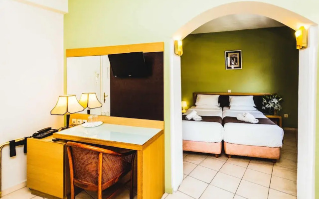 Designer Suite Amazing View Of Meteora 1 Bedroom Apts
