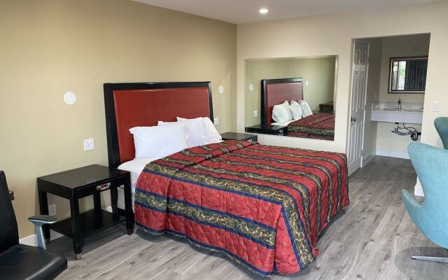 Royale Inn Motel