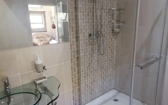 Thatchers Guest Rooms