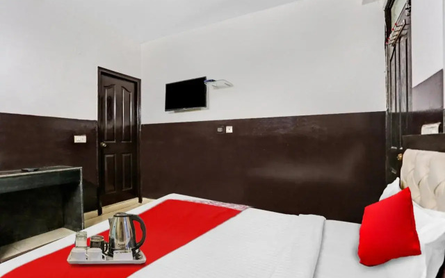 Oyo Flagship 702639 Chaudhary Palace