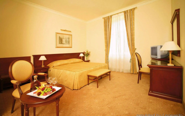 Savoy Westend Hotel