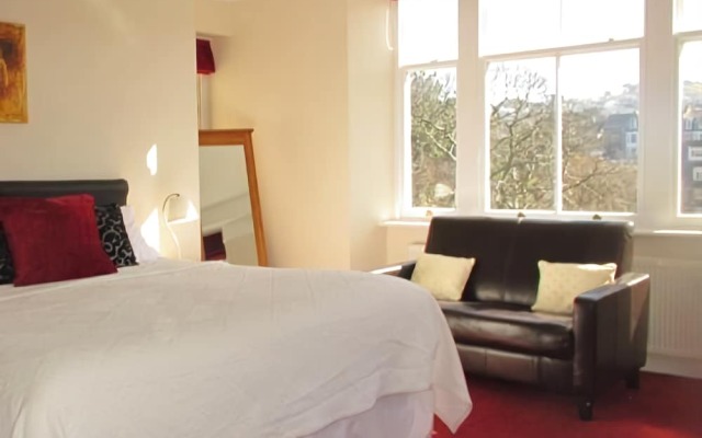 The Woodlands Hotel - Guest house