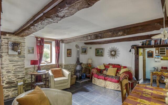 Cottage in Saint-Clair-sur-l'Elle with Garden and Barbecue