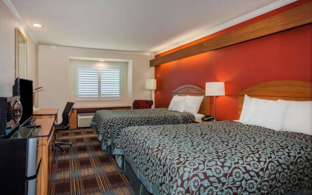 Days Inn & Suites by Wyndham Antioch