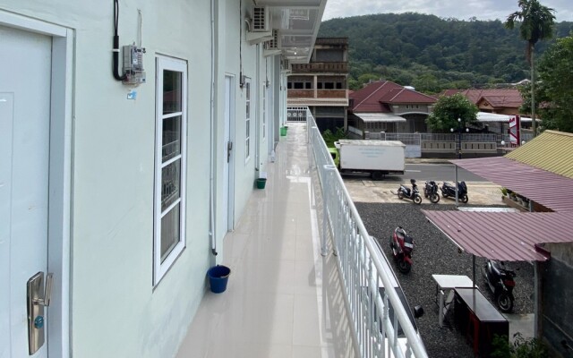 RedDoorz Syariah near Kantor Bupati Pantai Pandan