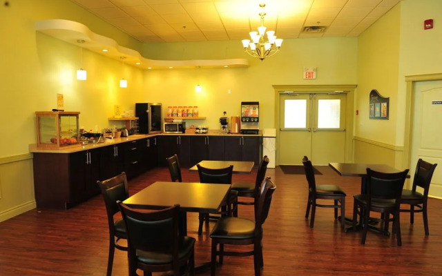 Days Inn & Suites Whitecourt