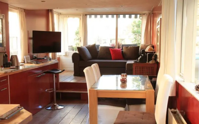 Amsterdam Houseboat Lady Luck