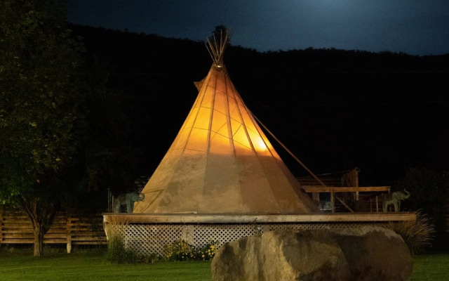 Similkameen Wild Resort & Winery