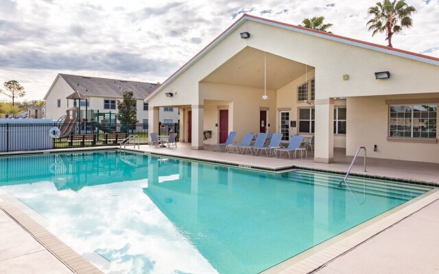 Celebrate at Club Cortile