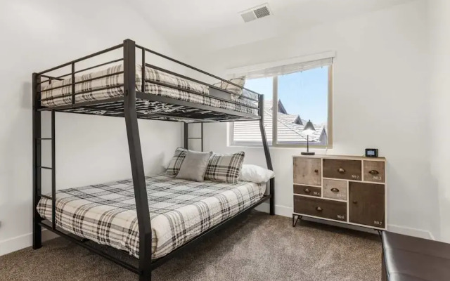 Narrow's Gateway 4 Bedroom Townhouse
