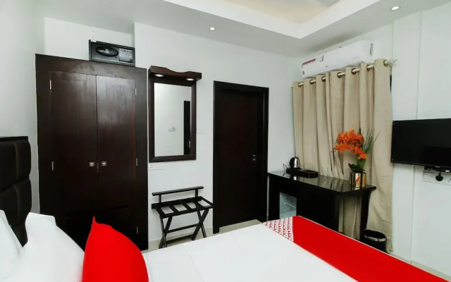 Capital O 358 Viveka Hotel