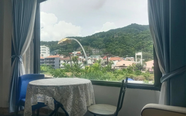 Raha Grand Hotel