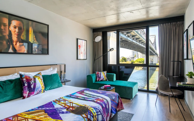 Crystalbrook Vincent