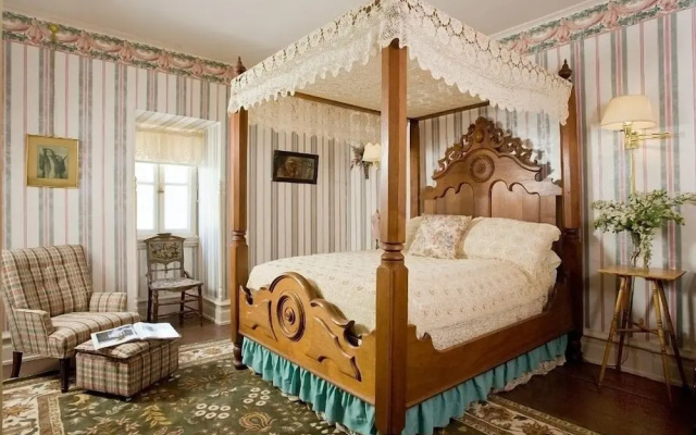 Garth Woodside Mansion B&B