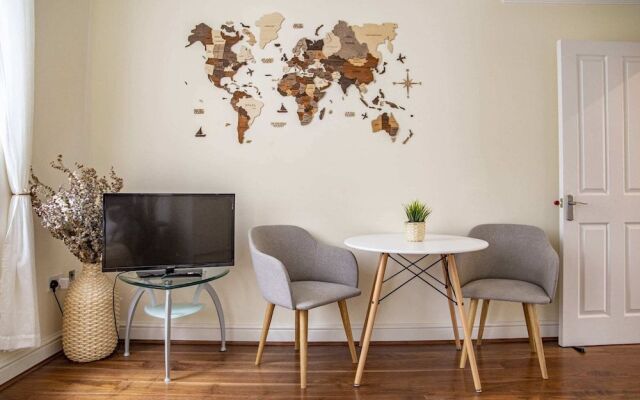 Charming Charing Cross Flat