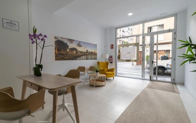 Lightbooking Livian Suites Las Palmas