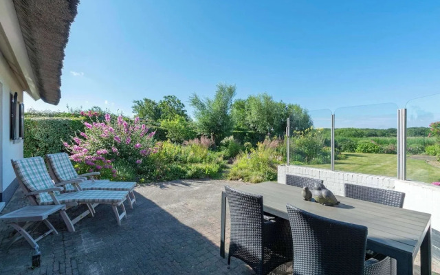 Vacation Villa With Beautyful Garden