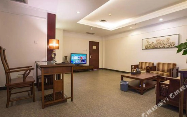 Beihai Seaview Caiyun Hotel (Qiaogang Beach Qiaogang Fengqing Street)