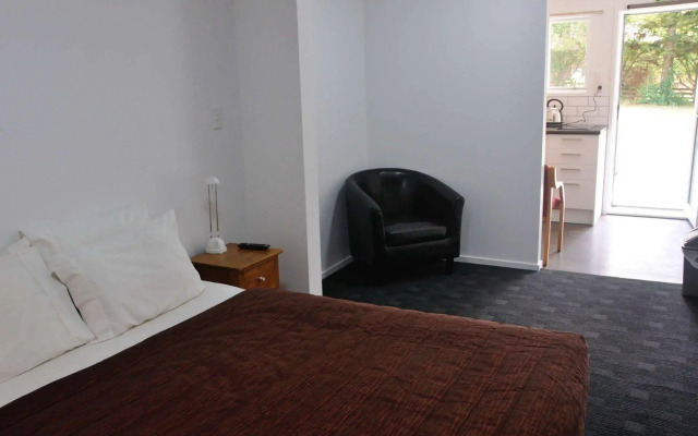 Newlands Court Motel