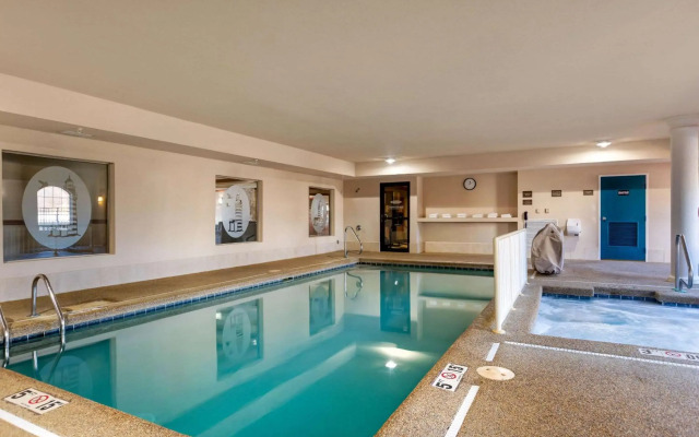 Comfort Suites Stevensville - St. Joseph