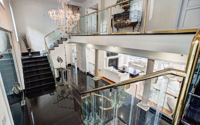 Luxury 5BR & Pool Home in Westmount MTL