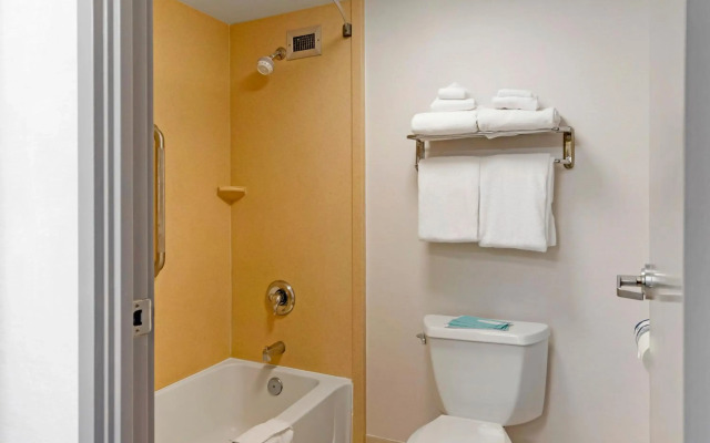 Comfort Inn & Suites Watertown - 1000 Islands