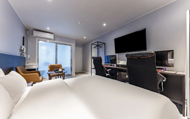 Rest Hotel