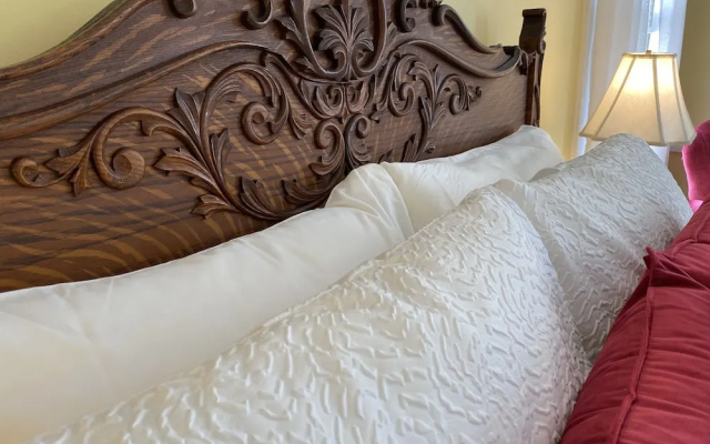 Spouter Inn Bed & Breakfast