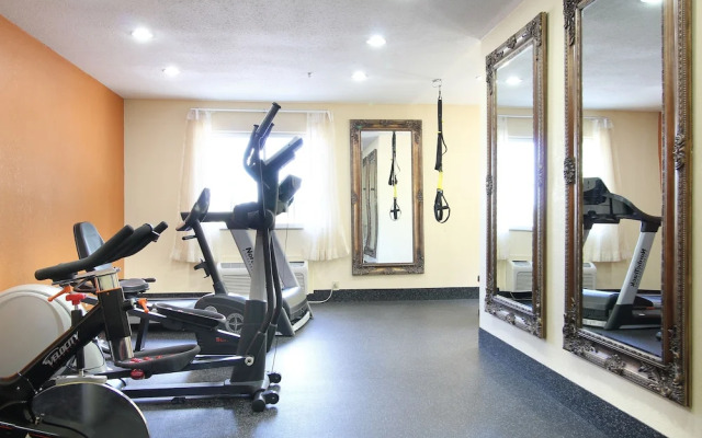 Baymont Inn & Suites Muskegon