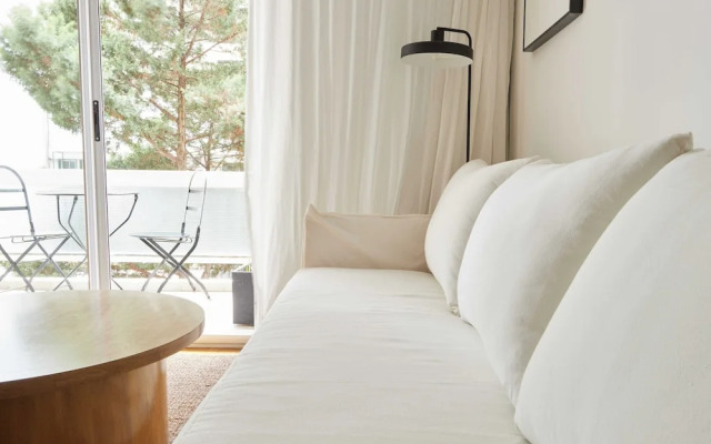 Shinny 2 bedrooms apartment