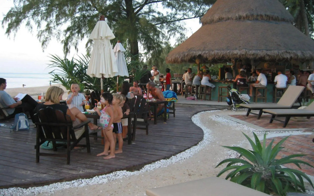 Lanta Castaway Beach Resort