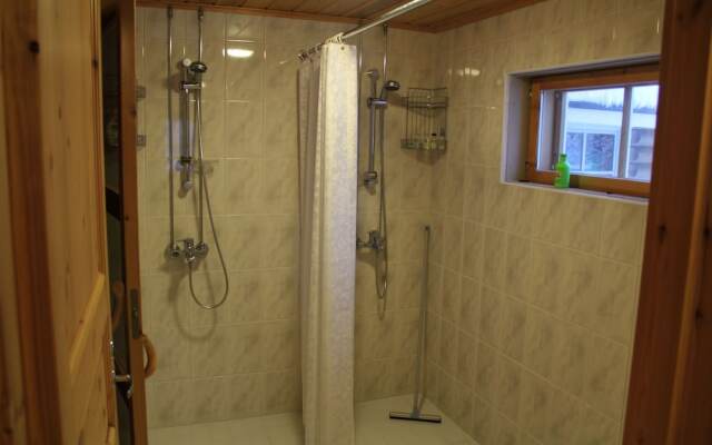 Aapishovi Chalet