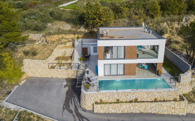 Royal Villa