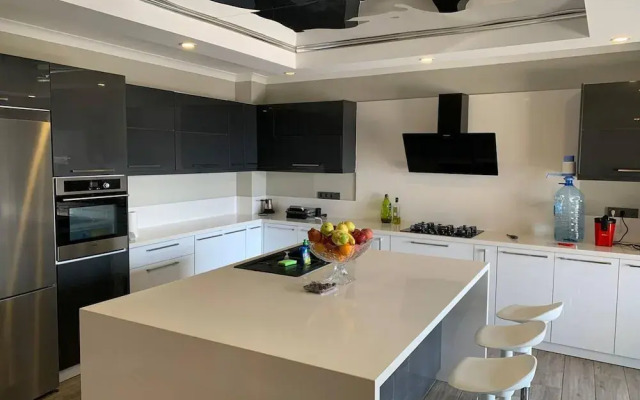 Bodrum - 5 Bedrooms Villa With Heated Pool