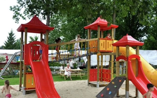 Detached Chalet 30km From Maastricht