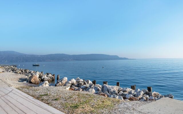 Graceful Holiday Home in Toscolano Maderno With Garden