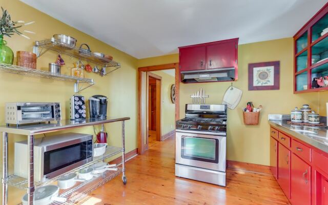 Fayetteville Home w/ Patios Near Town & University