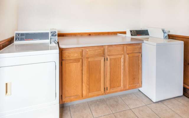 Ramada by Wyndham Mackinaw City Waterfront