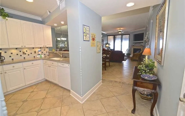 Broadmoor 1203