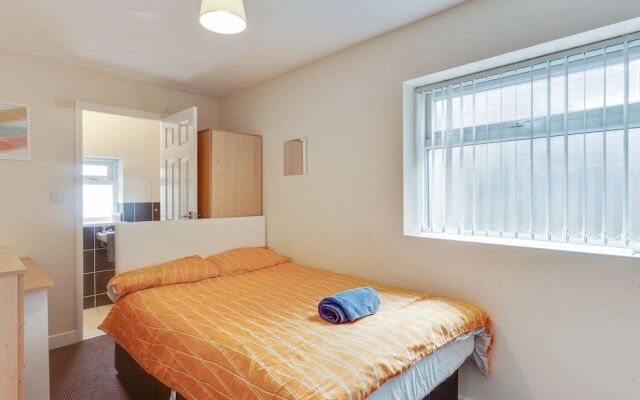 Spacious Apartment in Coventry Near Coventry University