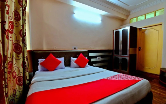 Hotel Paras By OYO Rooms