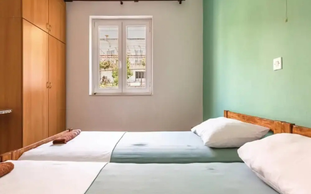 Comfortable 3 Bedroom Apartment in Makarska